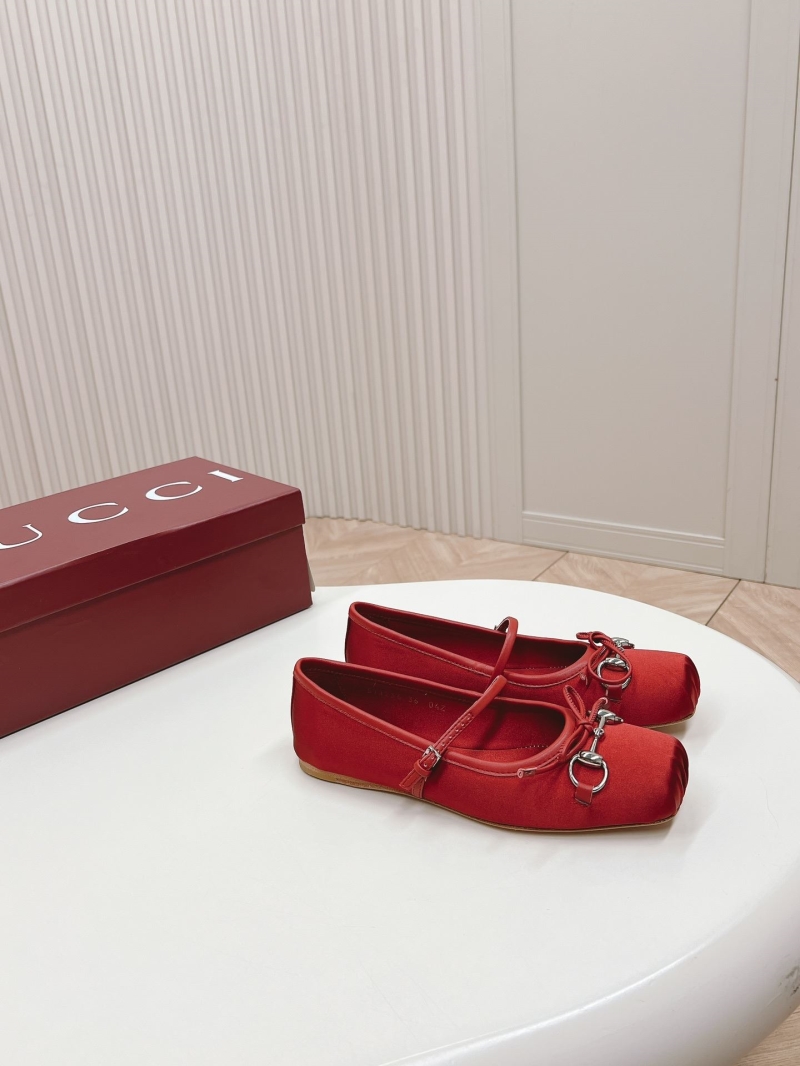 Gucci Flat Shoes